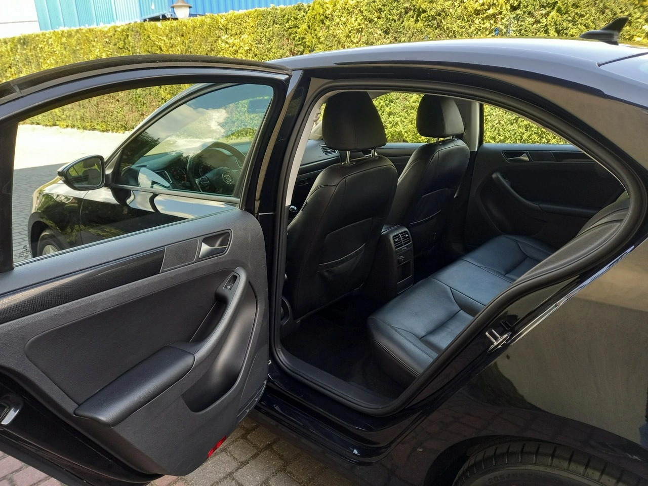 Volkswagen Jetta - Zdjęcie 24
