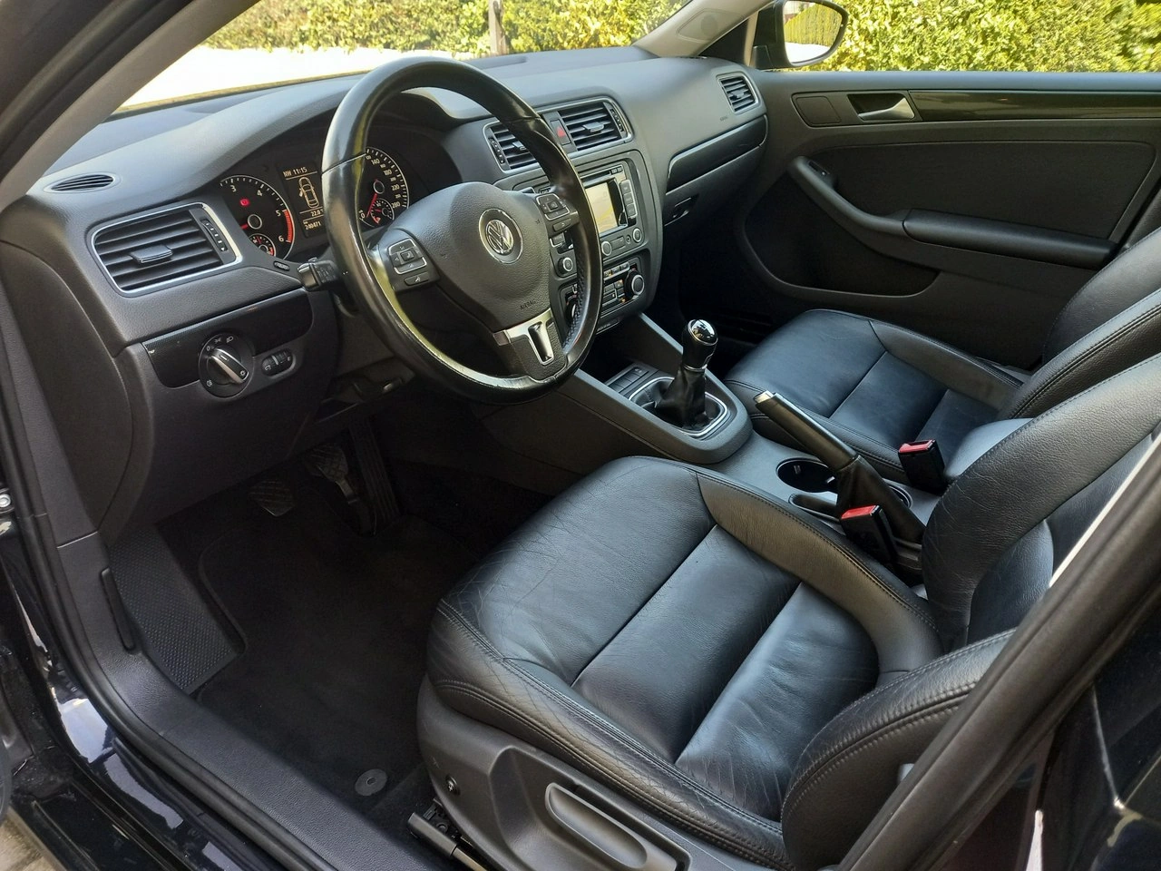 Volkswagen Jetta - Zdjęcie 27