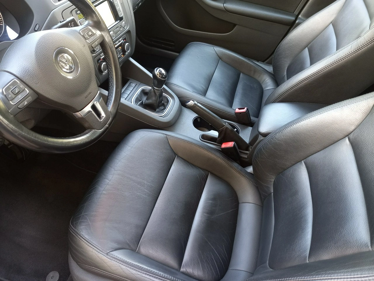 Volkswagen Jetta - Zdjęcie 29