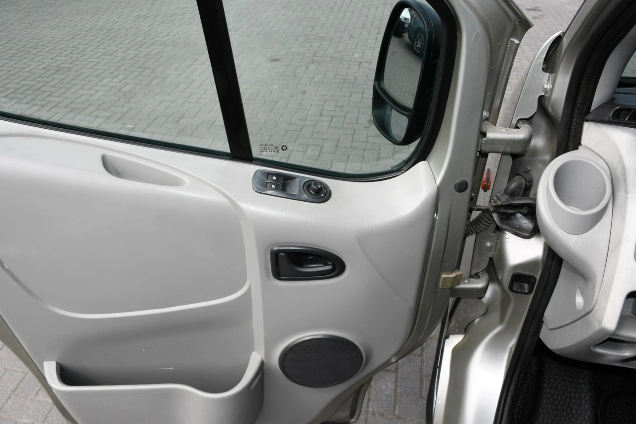 Opel Vivaro - Zdjęcie 28