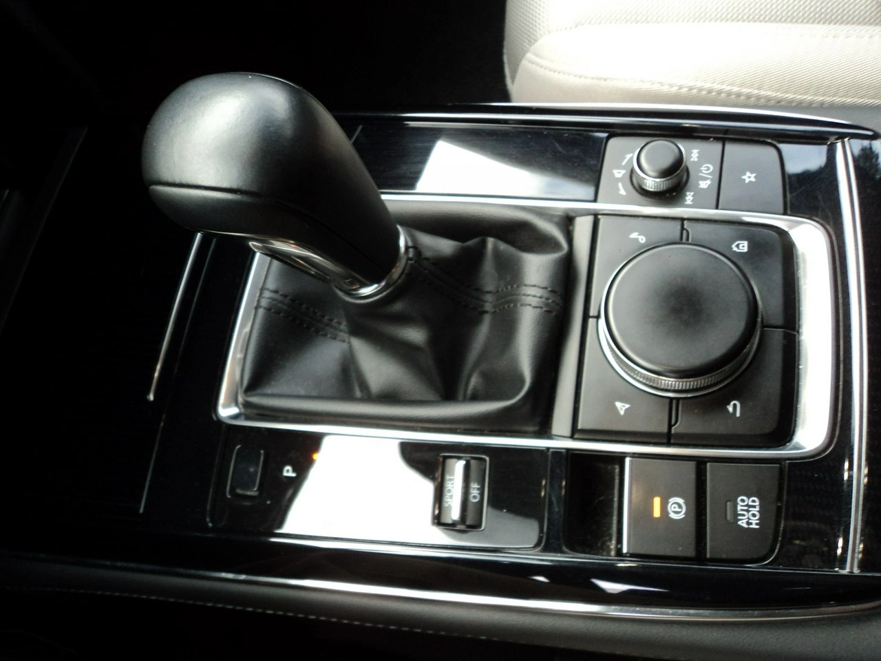 Mazda CX-30 - Zdjęcie 12