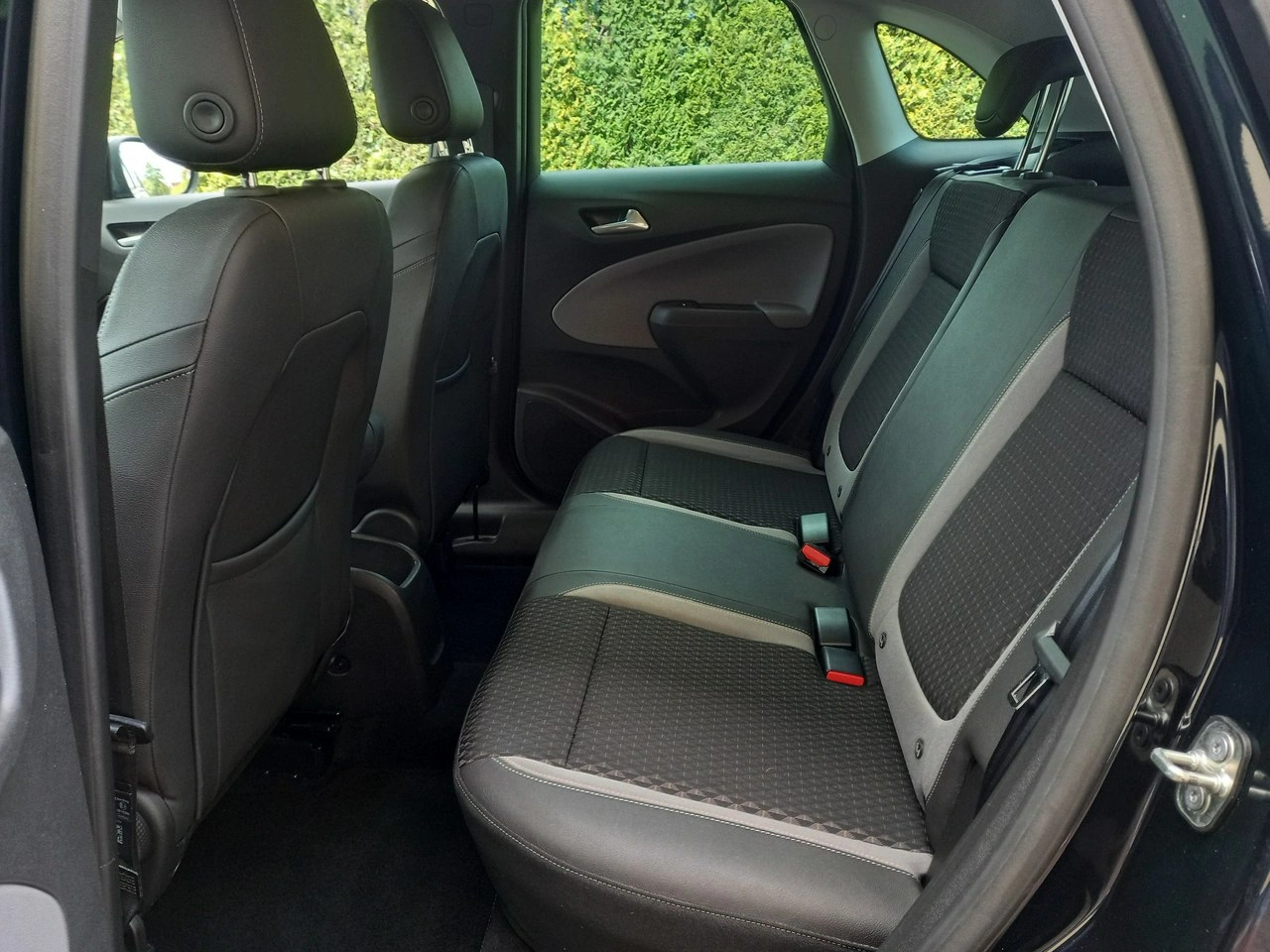 Opel Crossland X - Zdjęcie 24