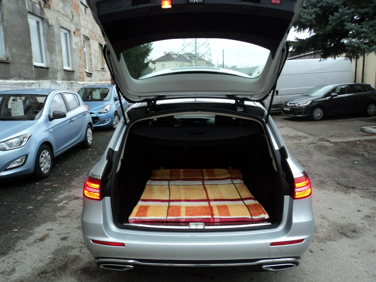 Mercedes E 220 - Zdjęcie 9