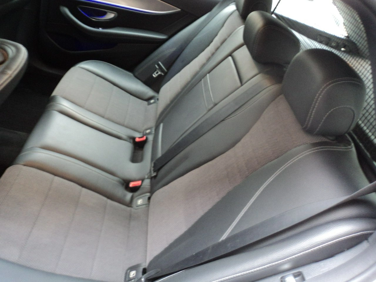 Mercedes E 220 - Zdjęcie 10