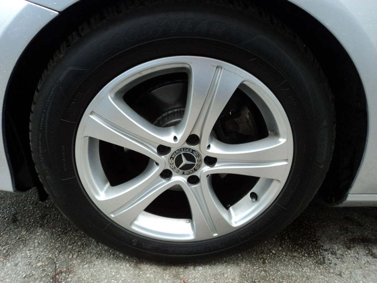 Mercedes E 220 - Zdjęcie 21