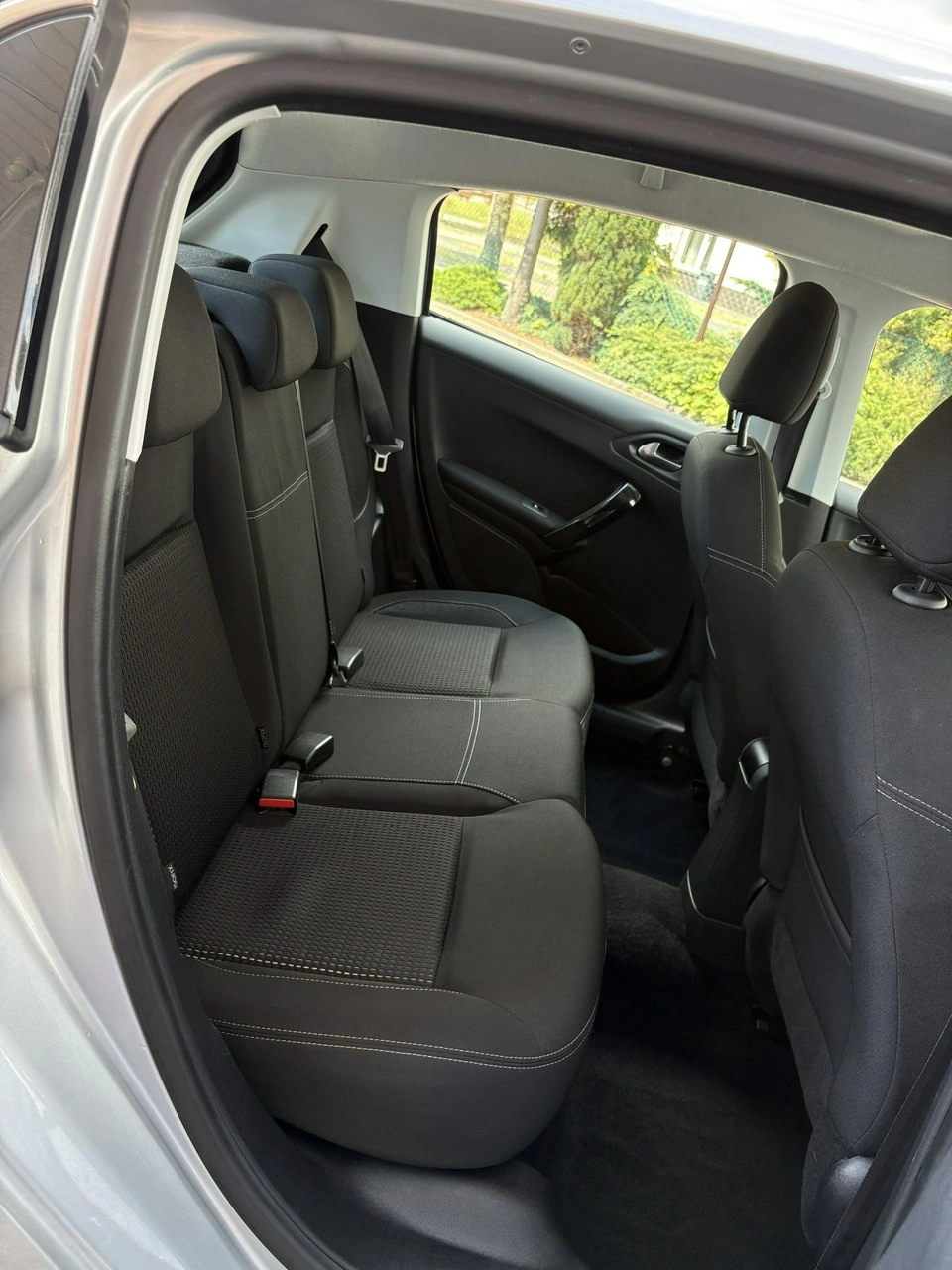 Peugeot 208 - Zdjęcie 15