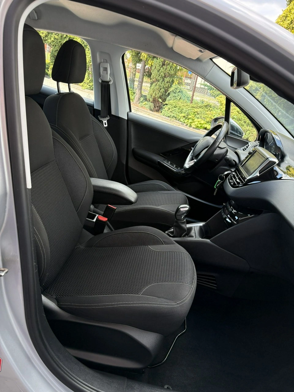 Peugeot 208 - Zdjęcie 16