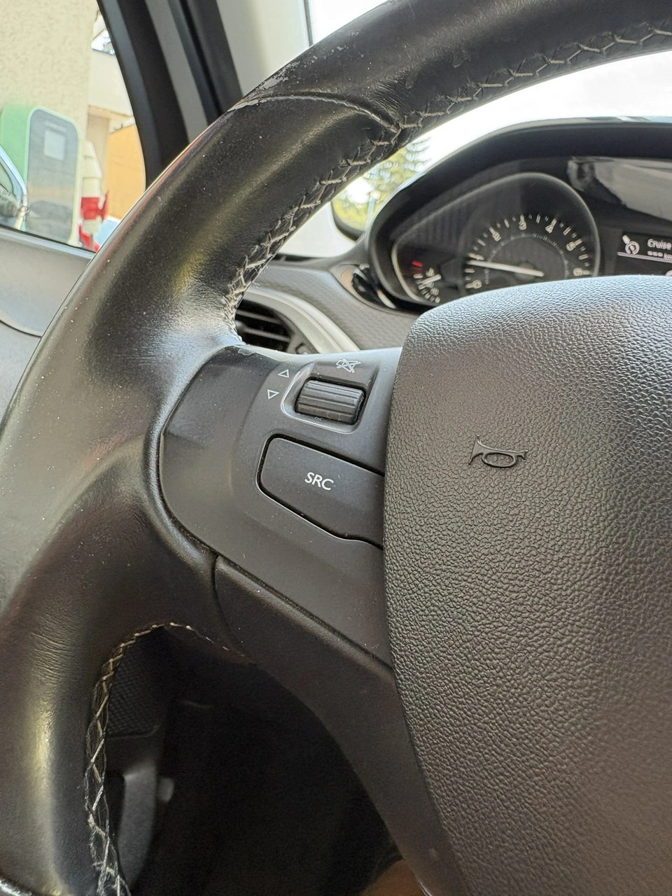 Peugeot 208 - Zdjęcie 19