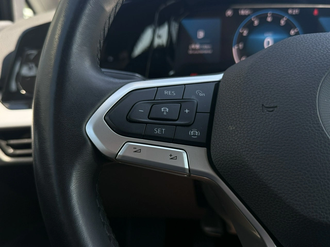 Volkswagen Golf - Zdjęcie 16