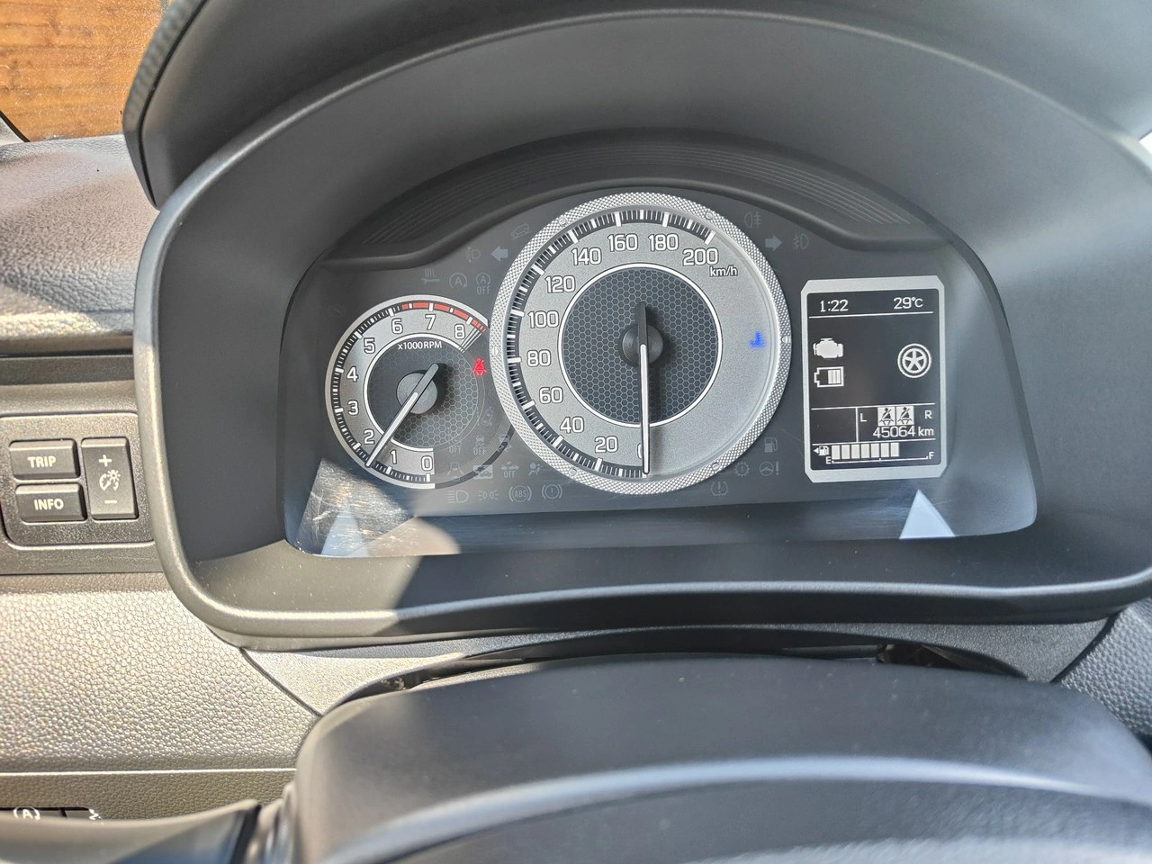 Suzuki Ignis - Zdjęcie 8