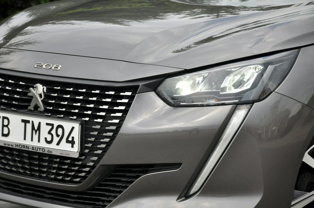 Peugeot 208 - Zdjęcie 11