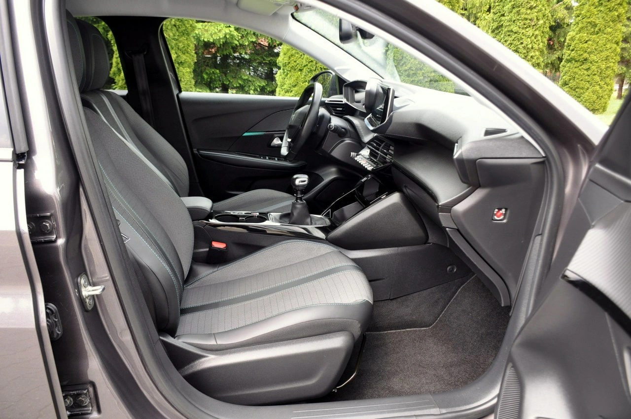 Peugeot 208 - Zdjęcie 16
