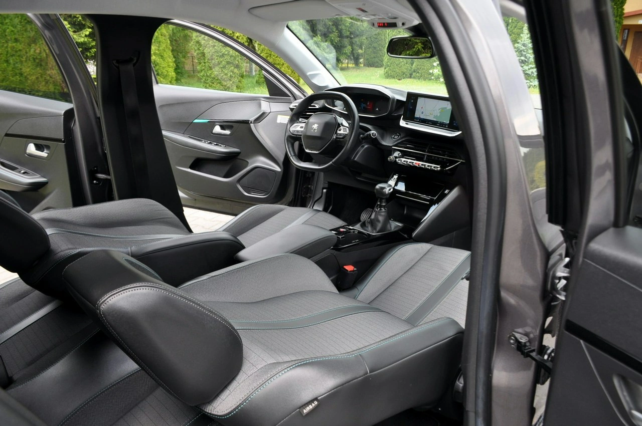 Peugeot 208 - Zdjęcie 22