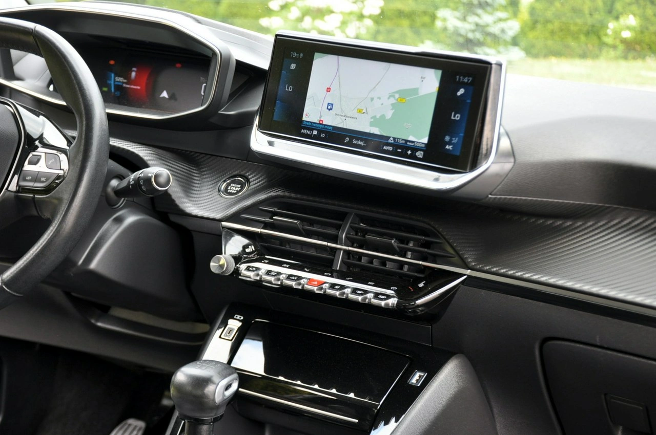 Peugeot 208 - Zdjęcie 25