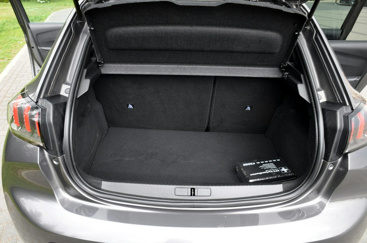 Peugeot 208 - Zdjęcie 38