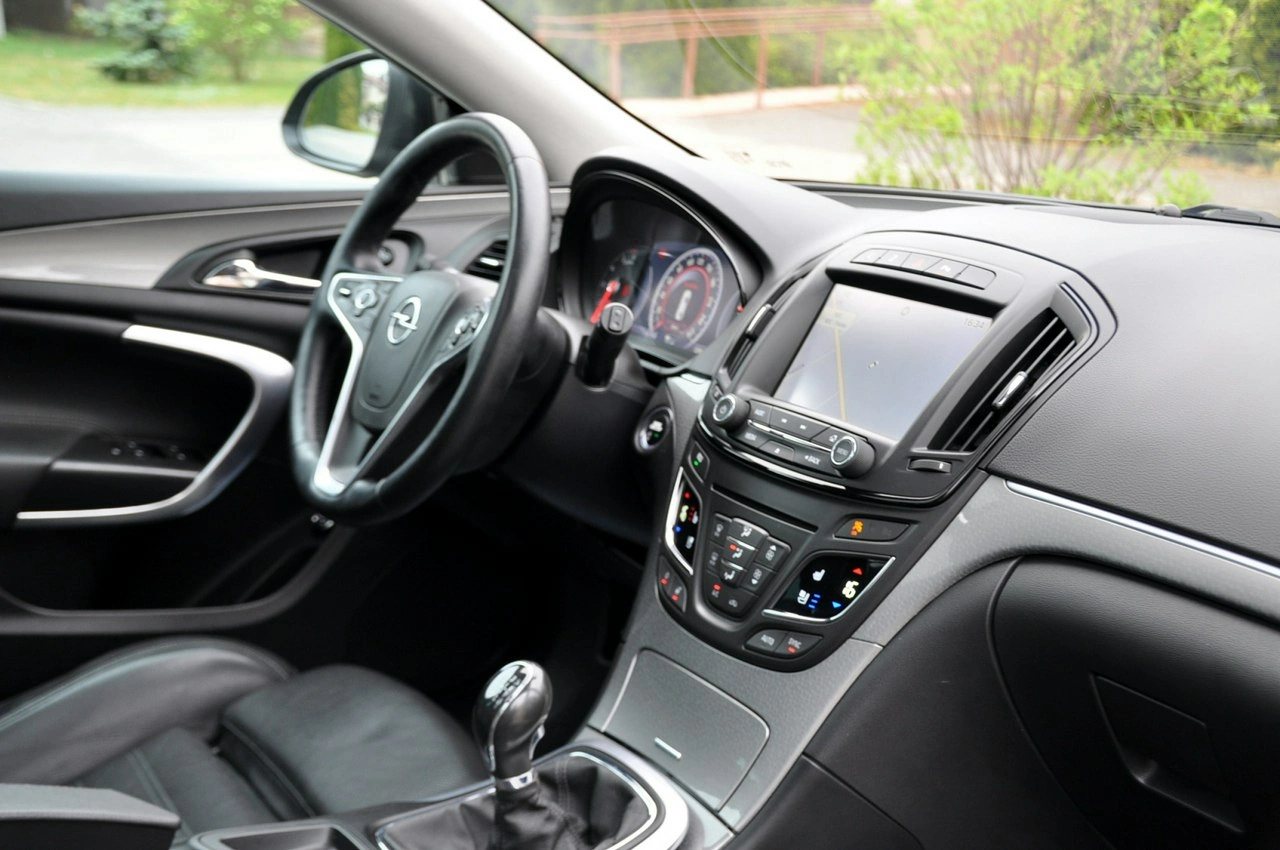 Opel Insignia - Zdjęcie 16
