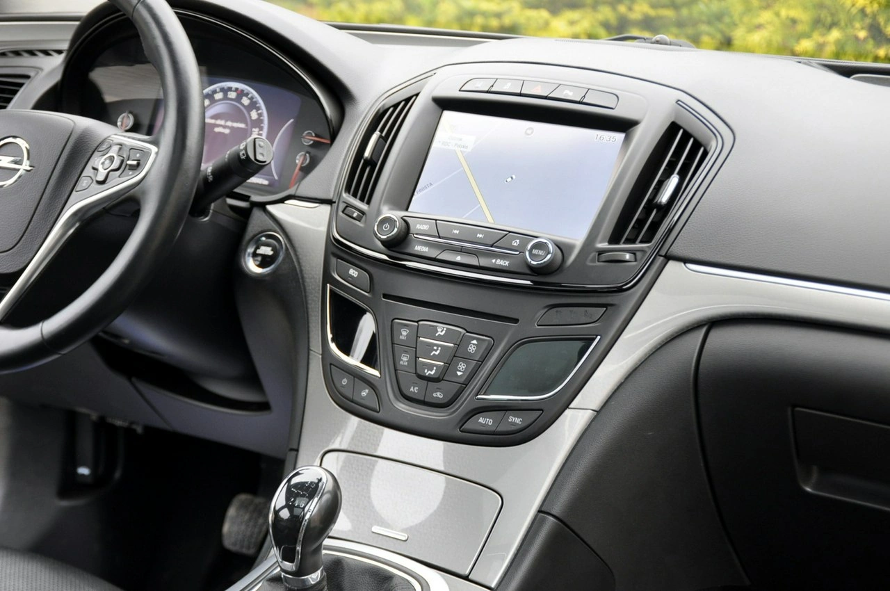 Opel Insignia - Zdjęcie 25