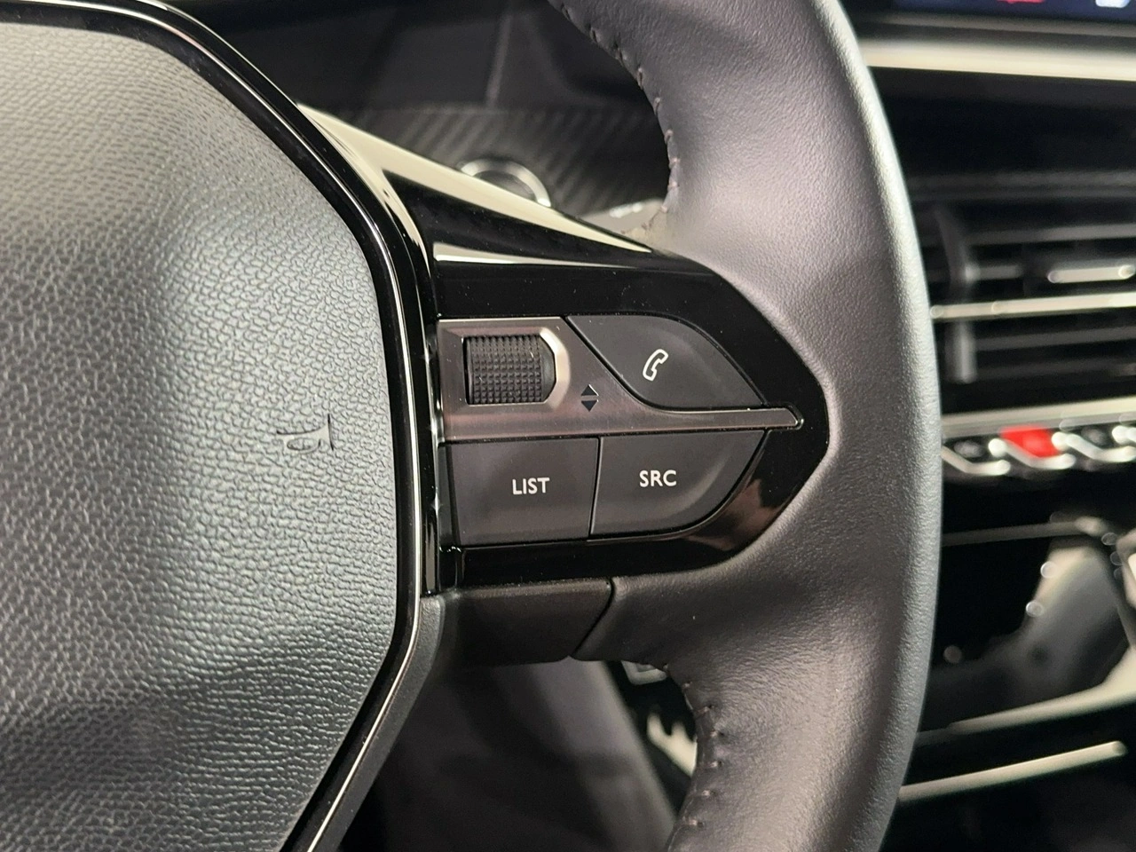 Peugeot 2008 - Zdjęcie 17