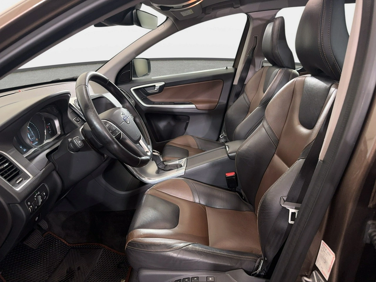 Volvo XC 60 - Zdjęcie 11