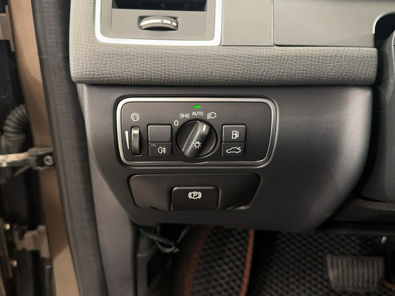 Volvo XC 60 - Zdjęcie 28