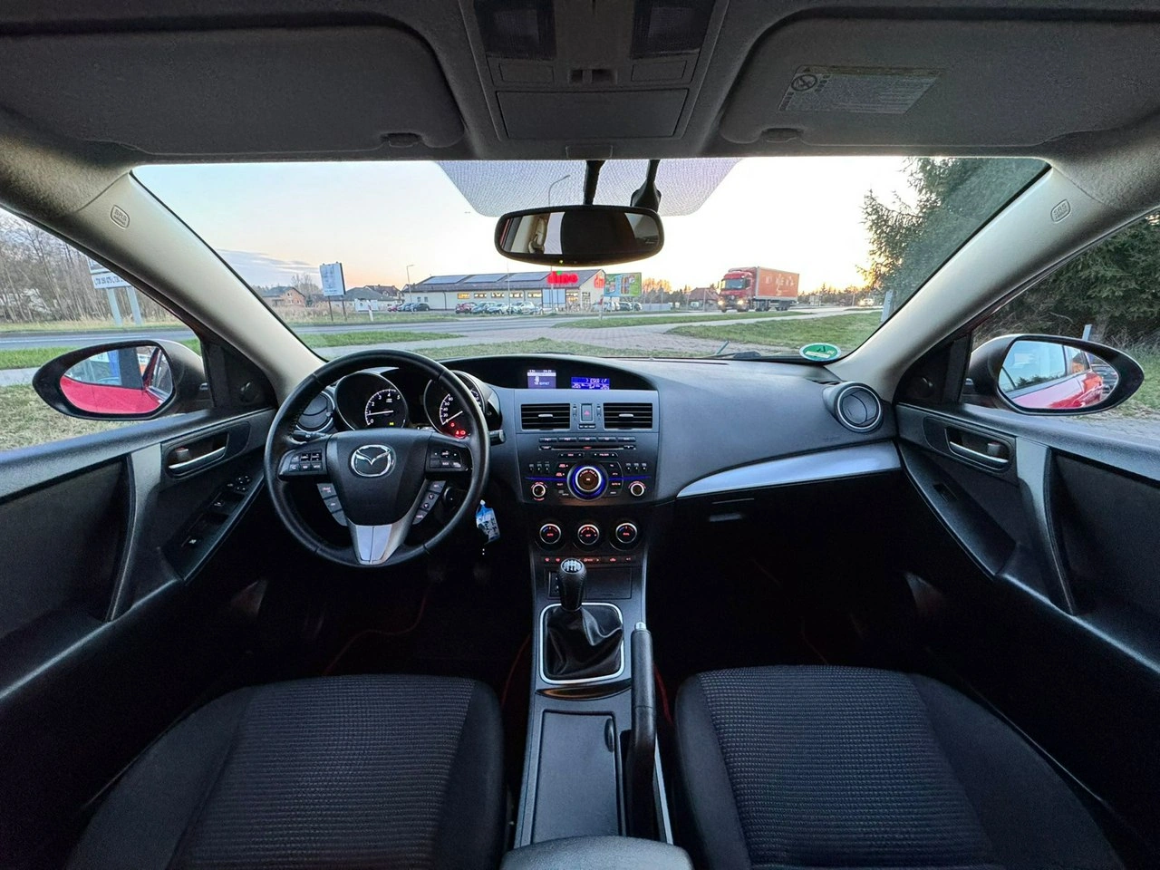 Mazda 3 - Zdjęcie 17