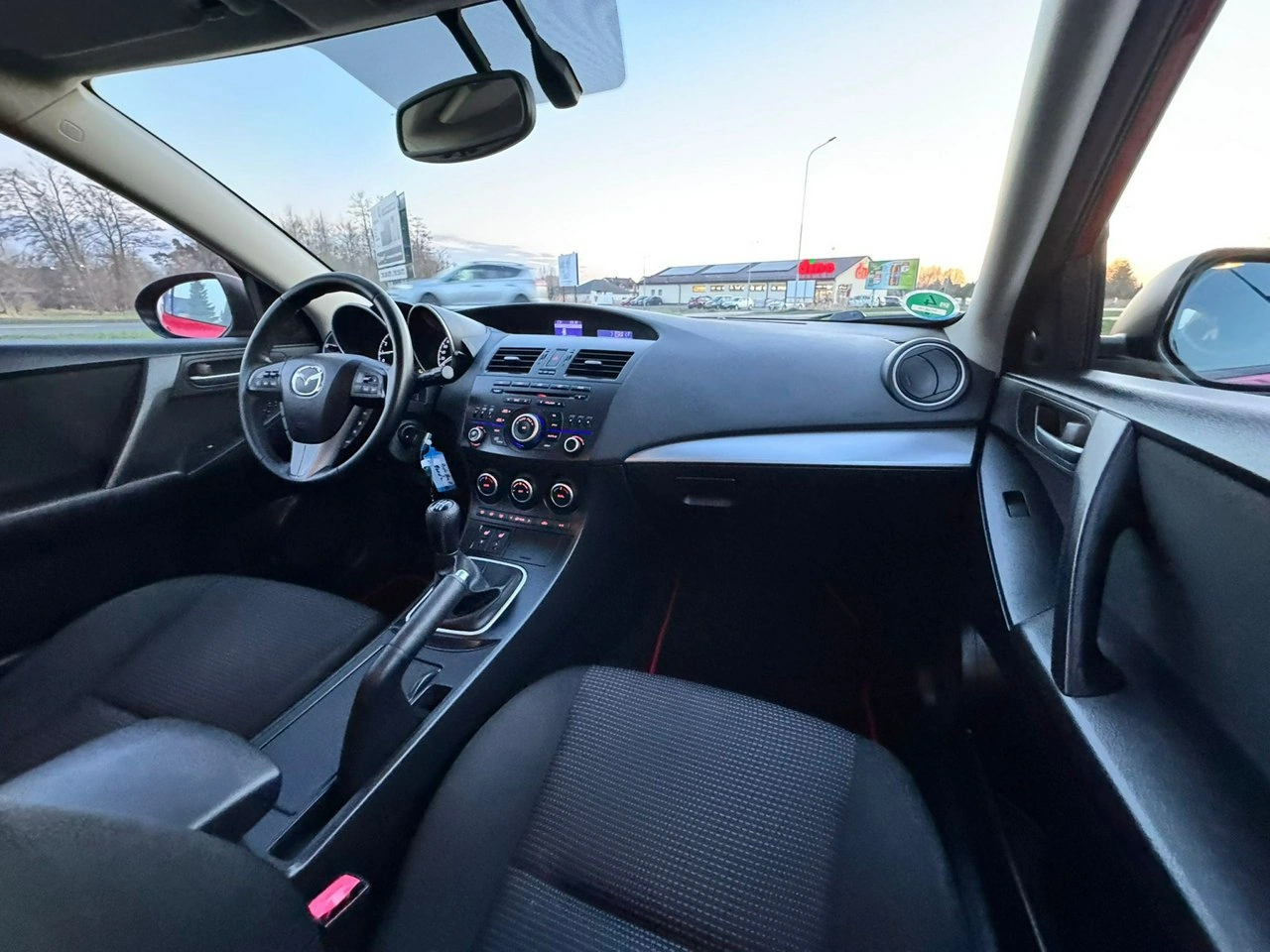 Mazda 3 - Zdjęcie 22