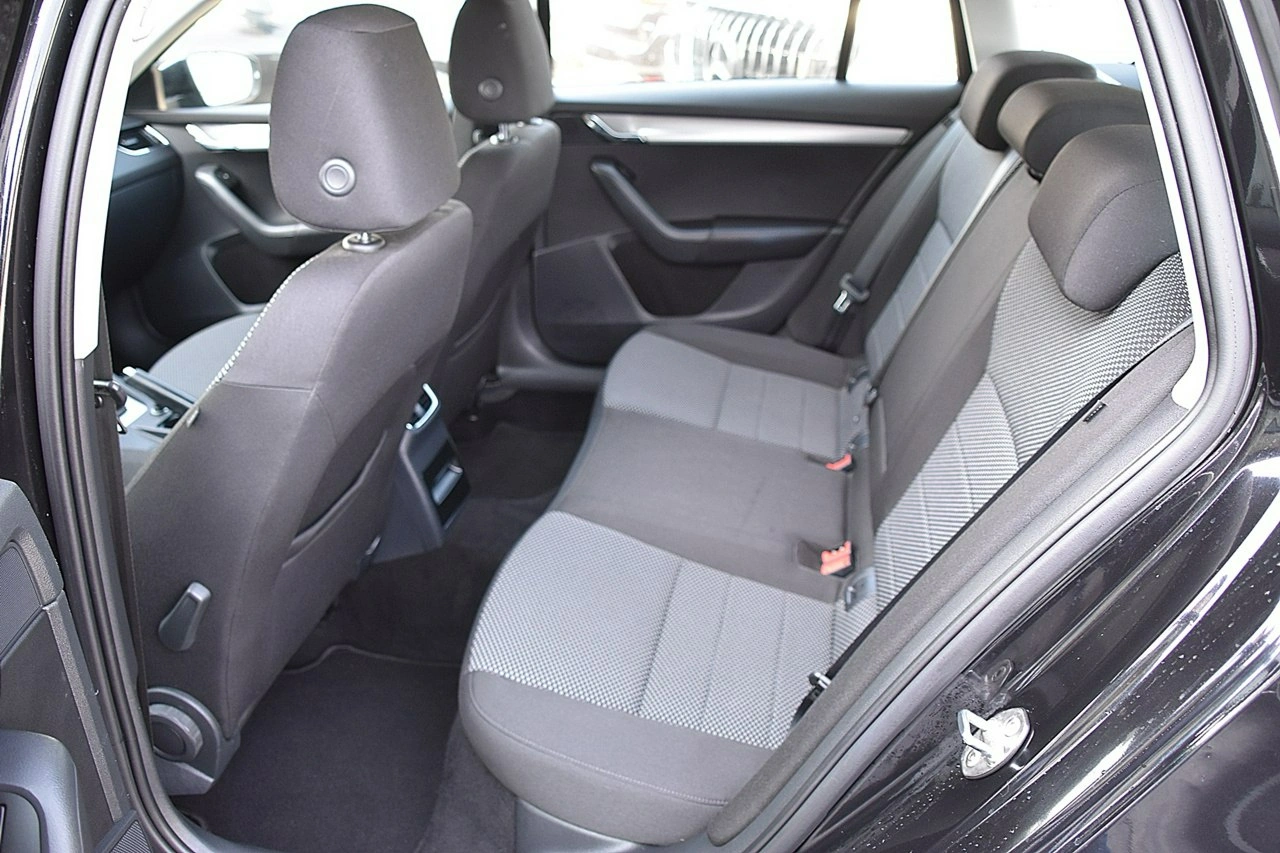 Skoda Octavia - Zdjęcie 12