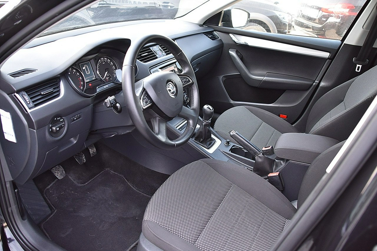 Skoda Octavia - Zdjęcie 8