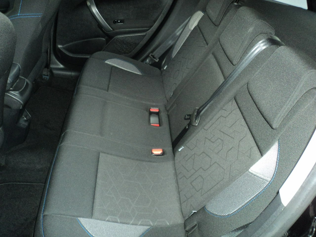 Peugeot 2008 - Zdjęcie 11