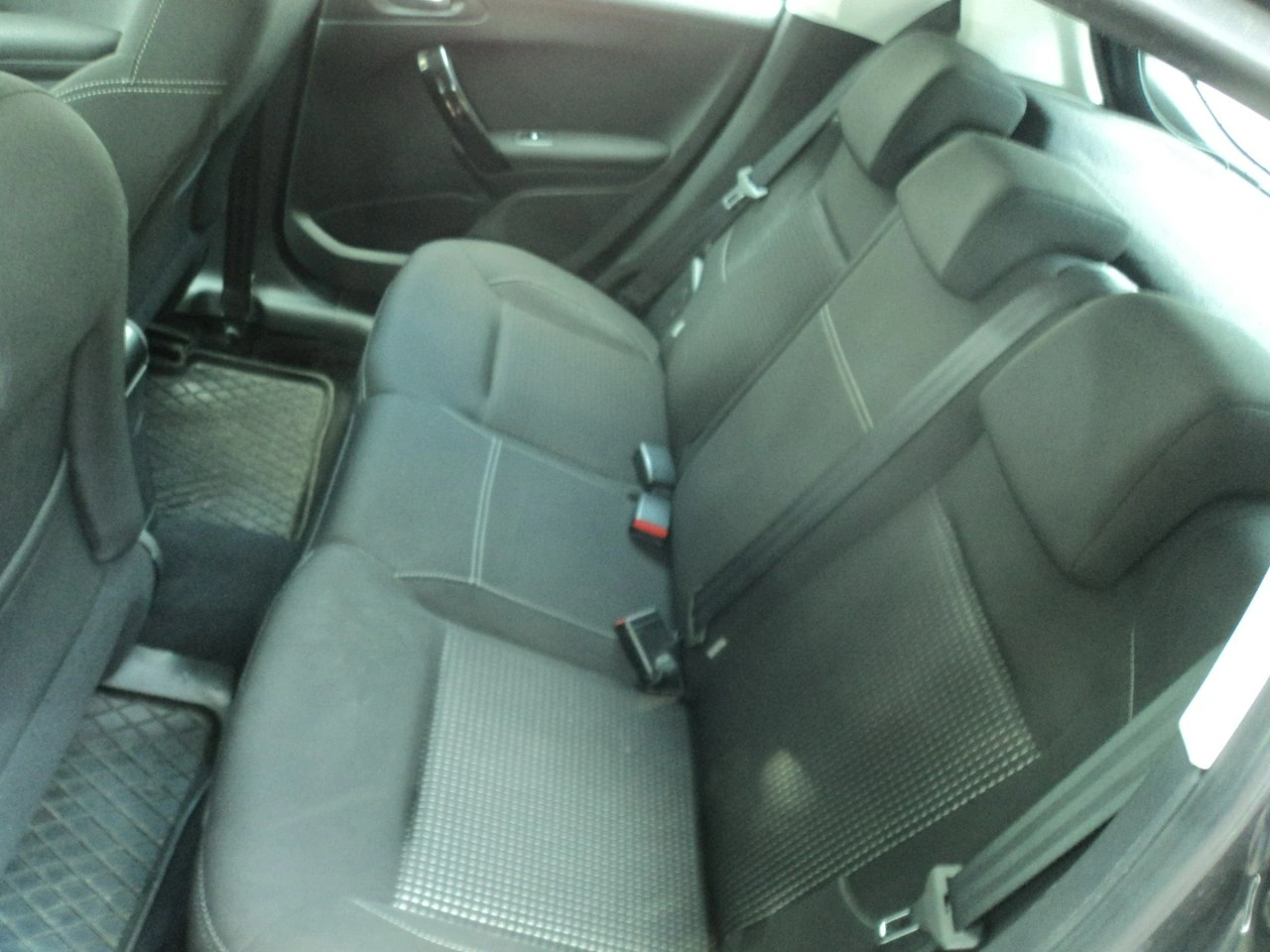 Peugeot 208 - Zdjęcie 7