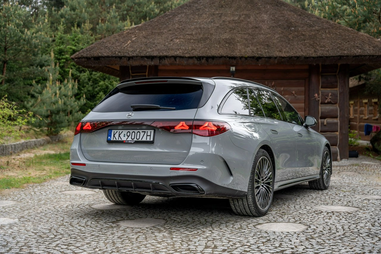 Mercedes E 300 - Zdjęcie 12