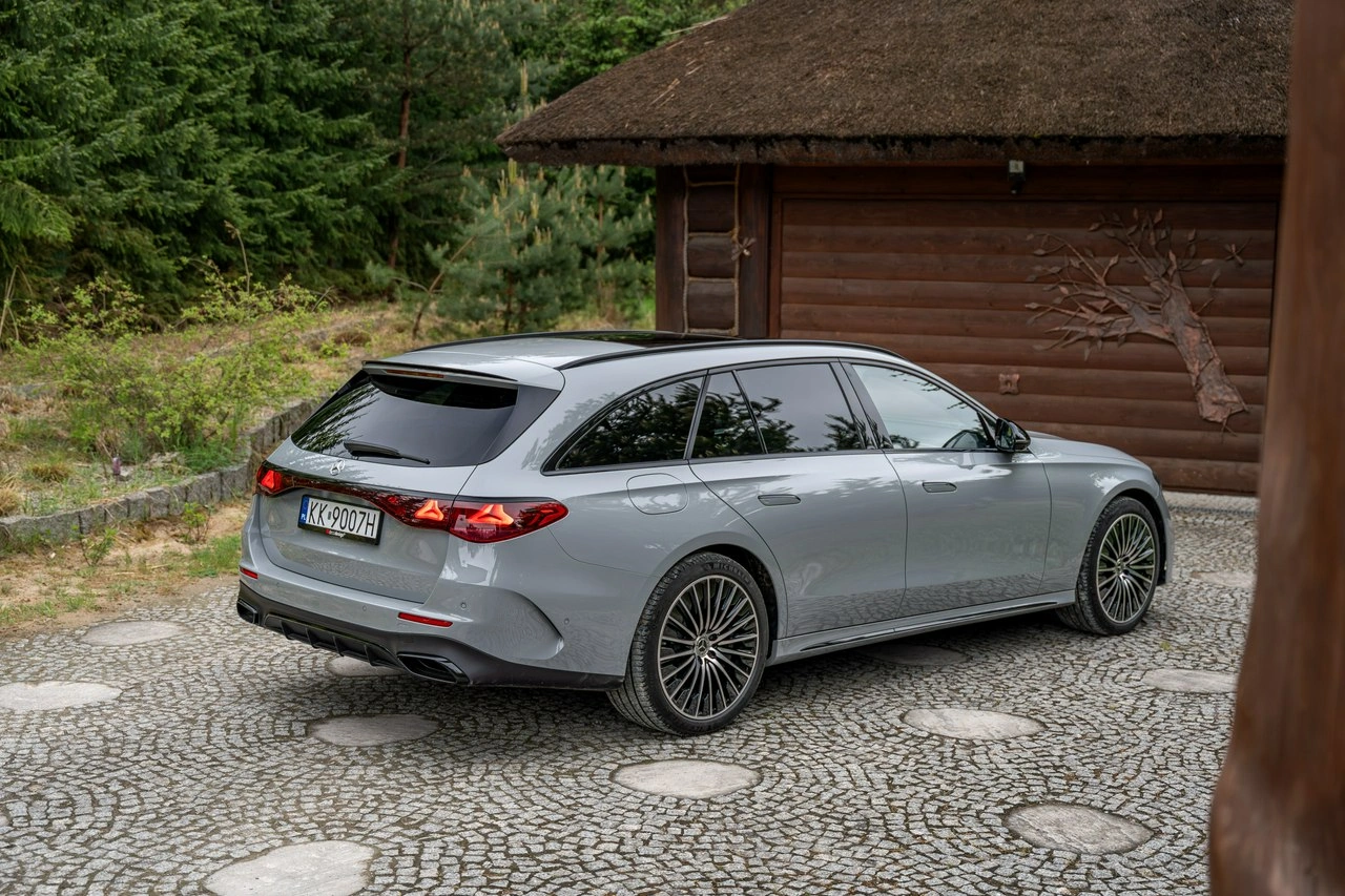 Mercedes E 300 - Zdjęcie 27