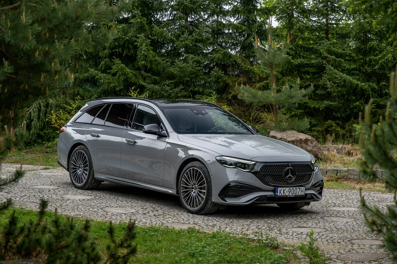 Mercedes E 300 - Główne zdjęcie
