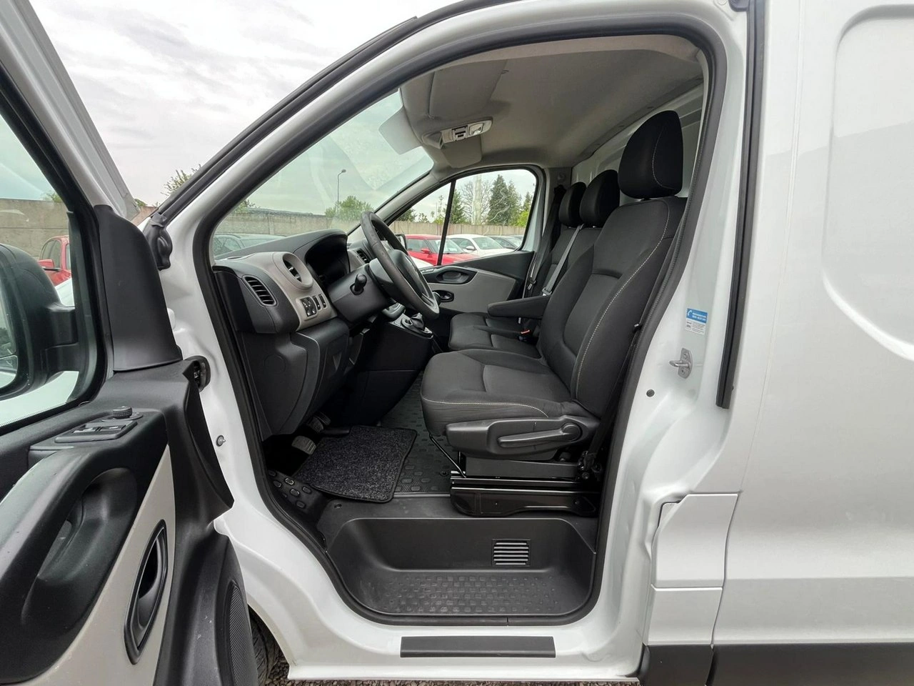 Renault Trafic - Zdjęcie 6