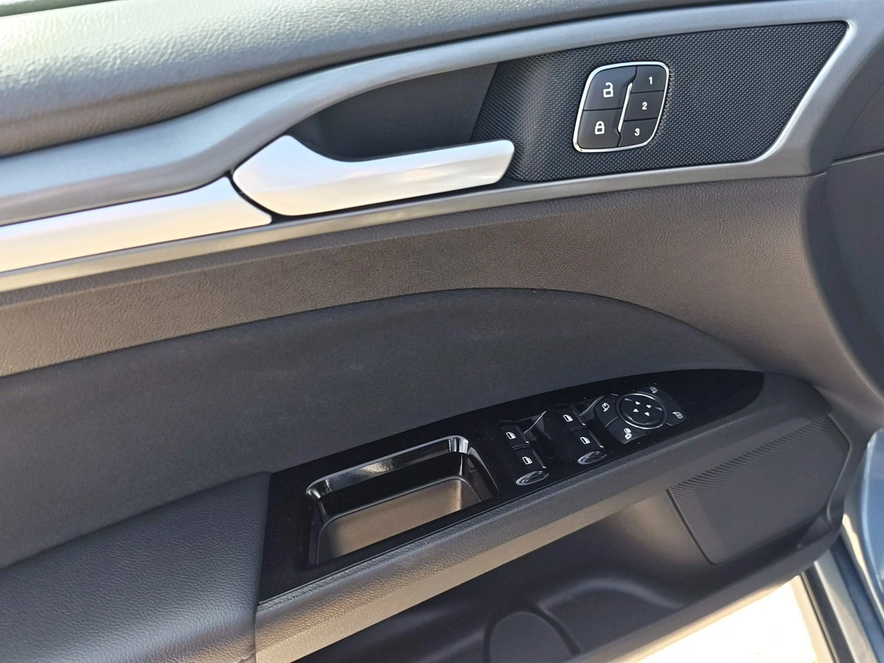 Ford Mondeo - Zdjęcie 15