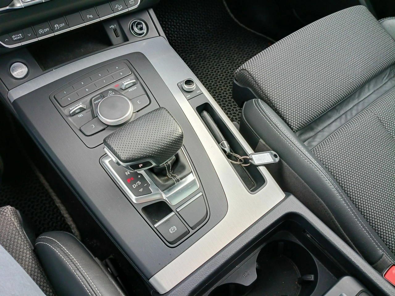 Audi Q5 - Zdjęcie 13