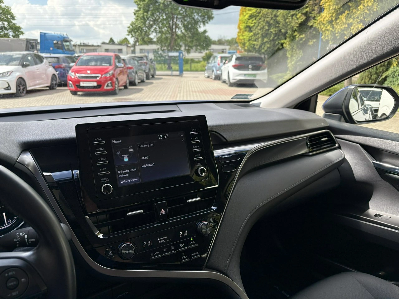 Toyota Camry - Zdjęcie 16