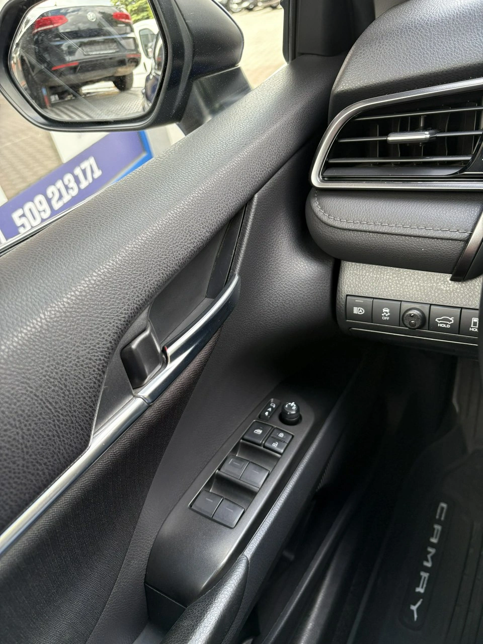 Toyota Camry - Zdjęcie 22
