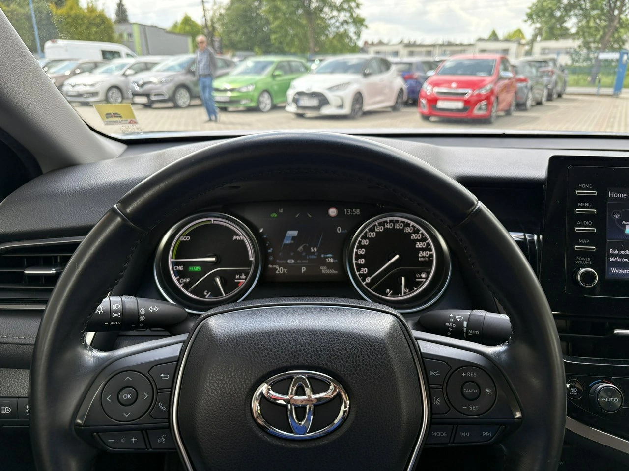 Toyota Camry - Zdjęcie 23