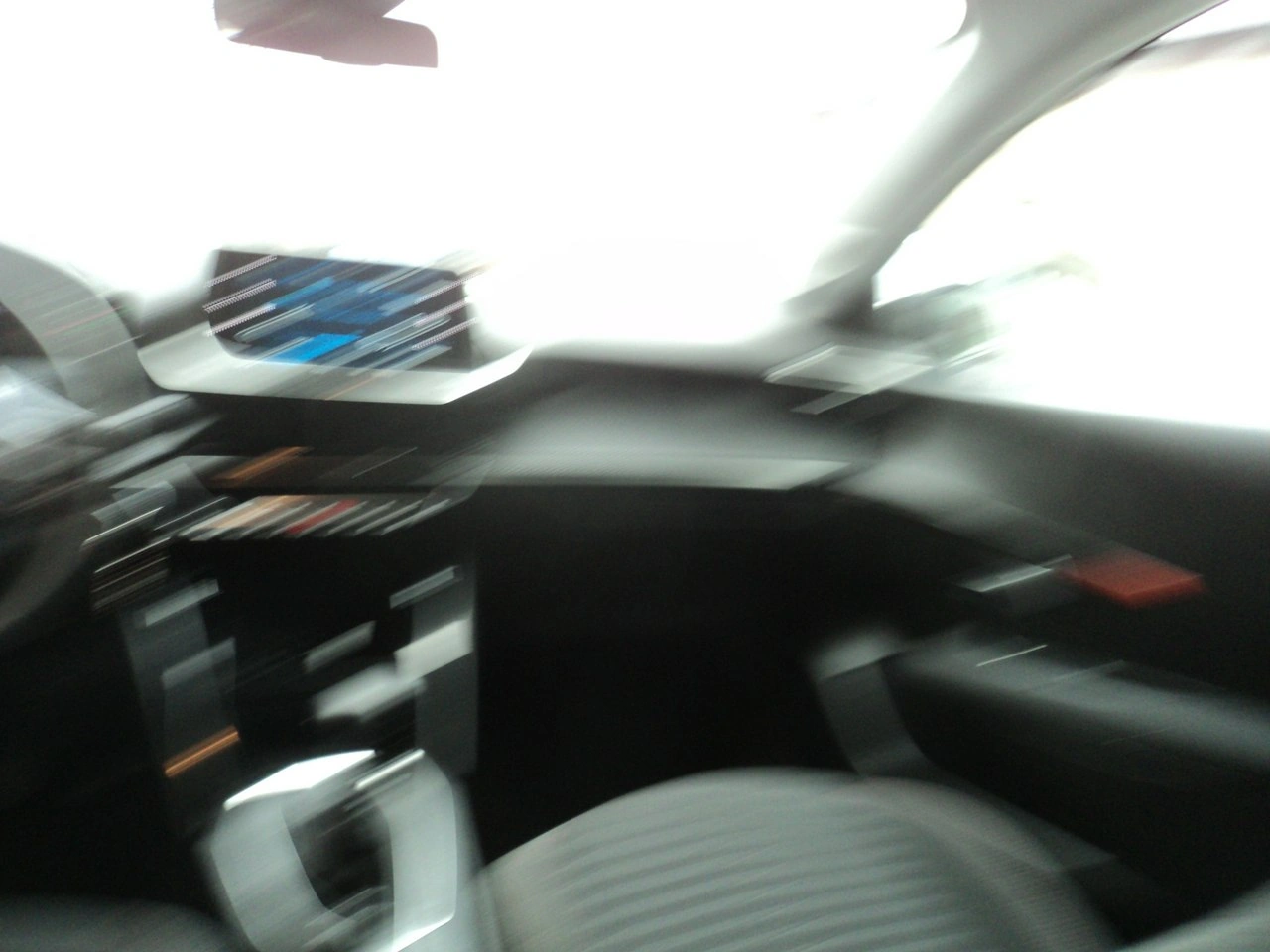 Peugeot 208 - Zdjęcie 8