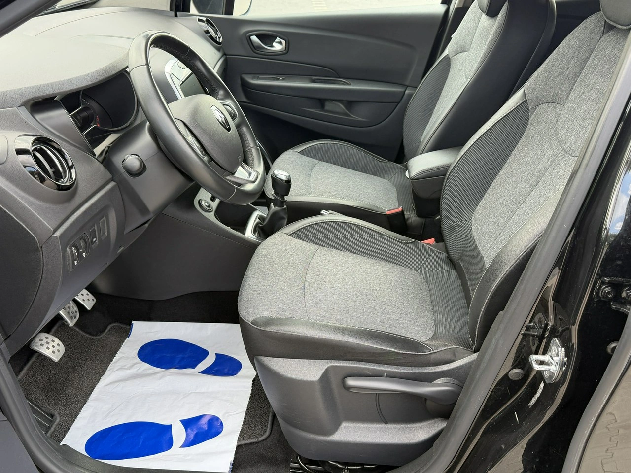 Renault Captur - Zdjęcie 17