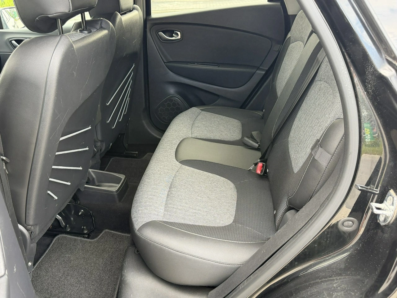 Renault Captur - Zdjęcie 30