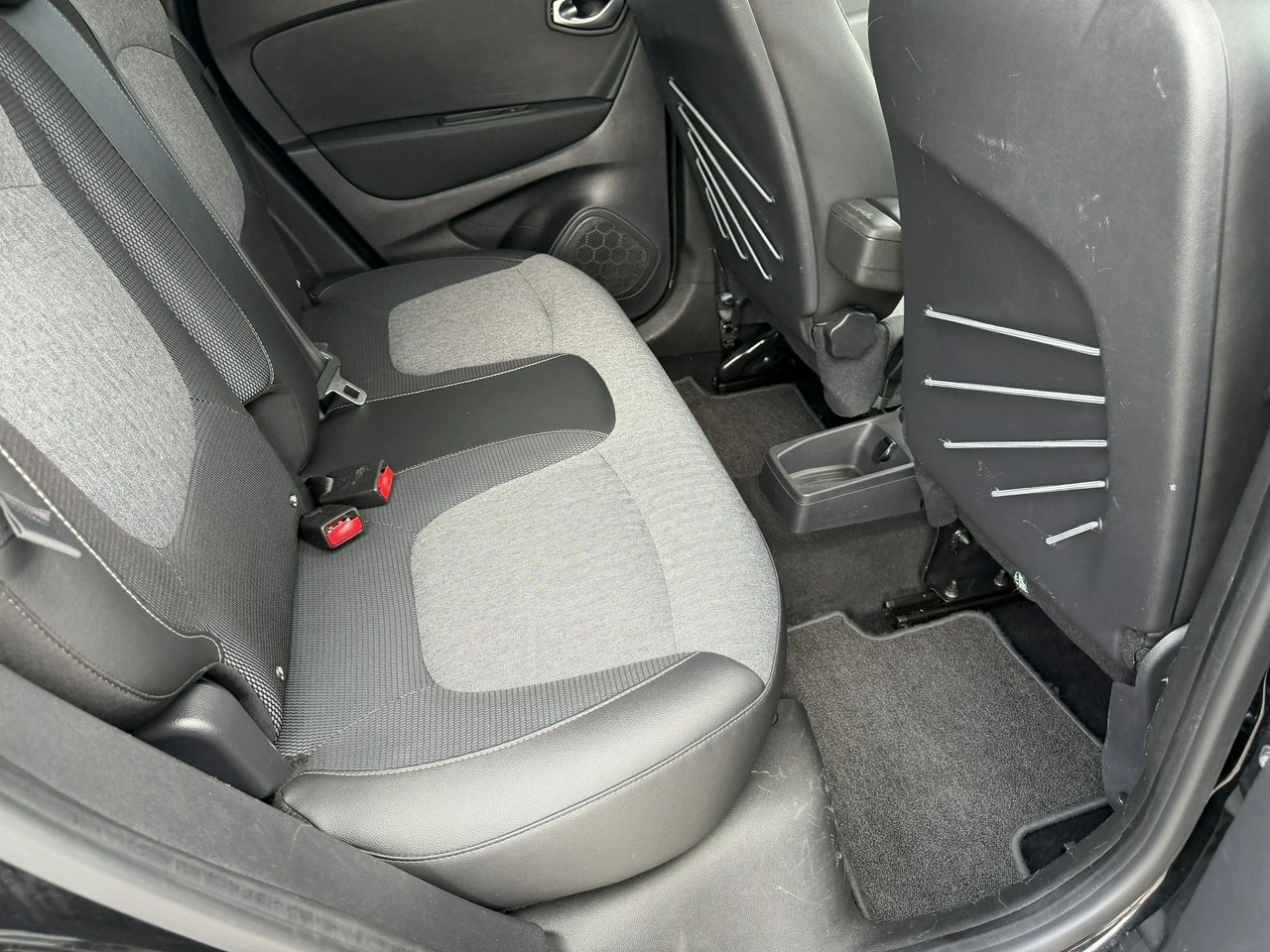 Renault Captur - Zdjęcie 31