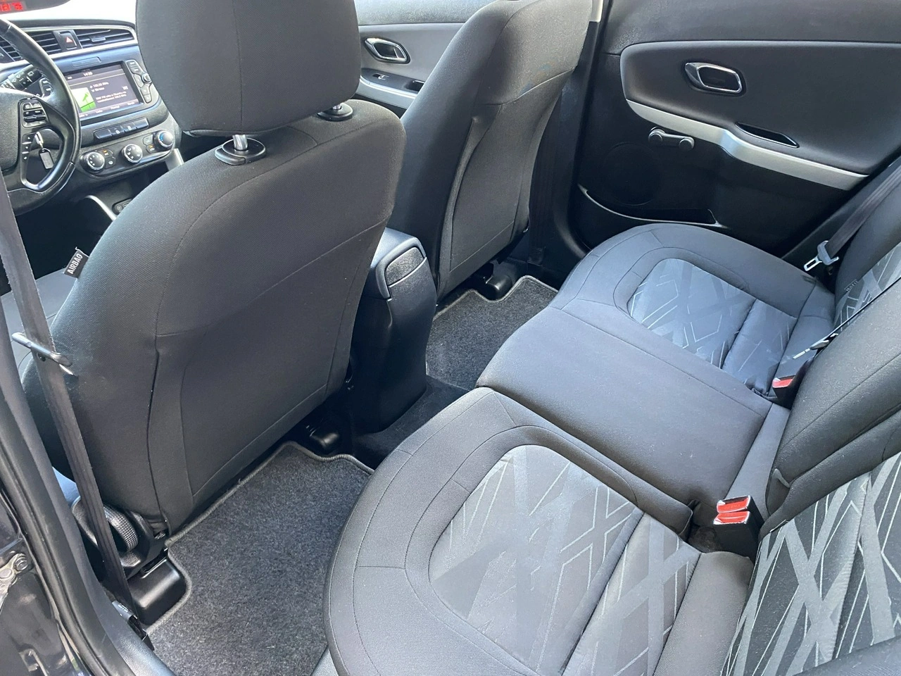 Kia Ceed - Zdjęcie 16
