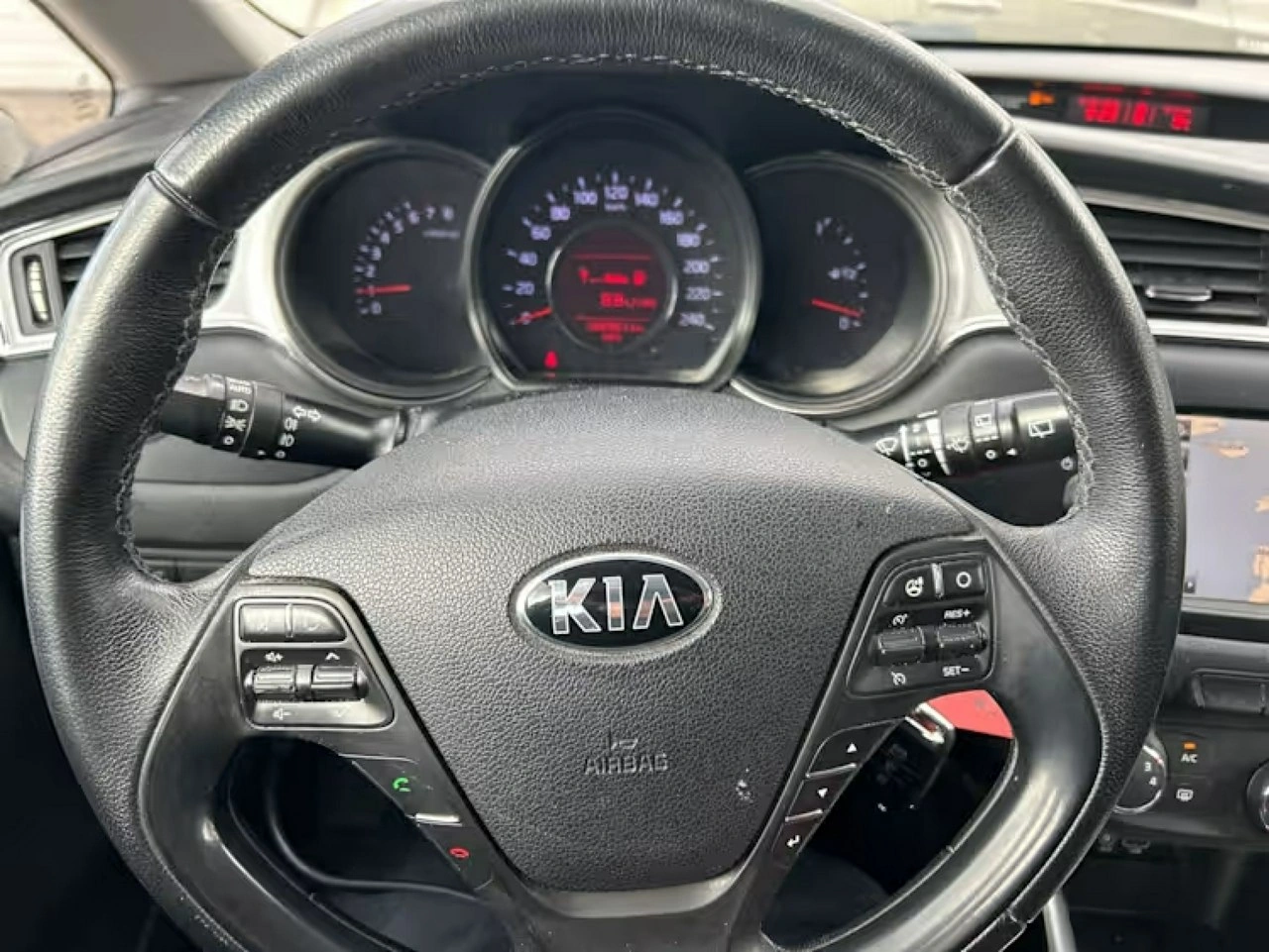 Kia Ceed - Zdjęcie 6