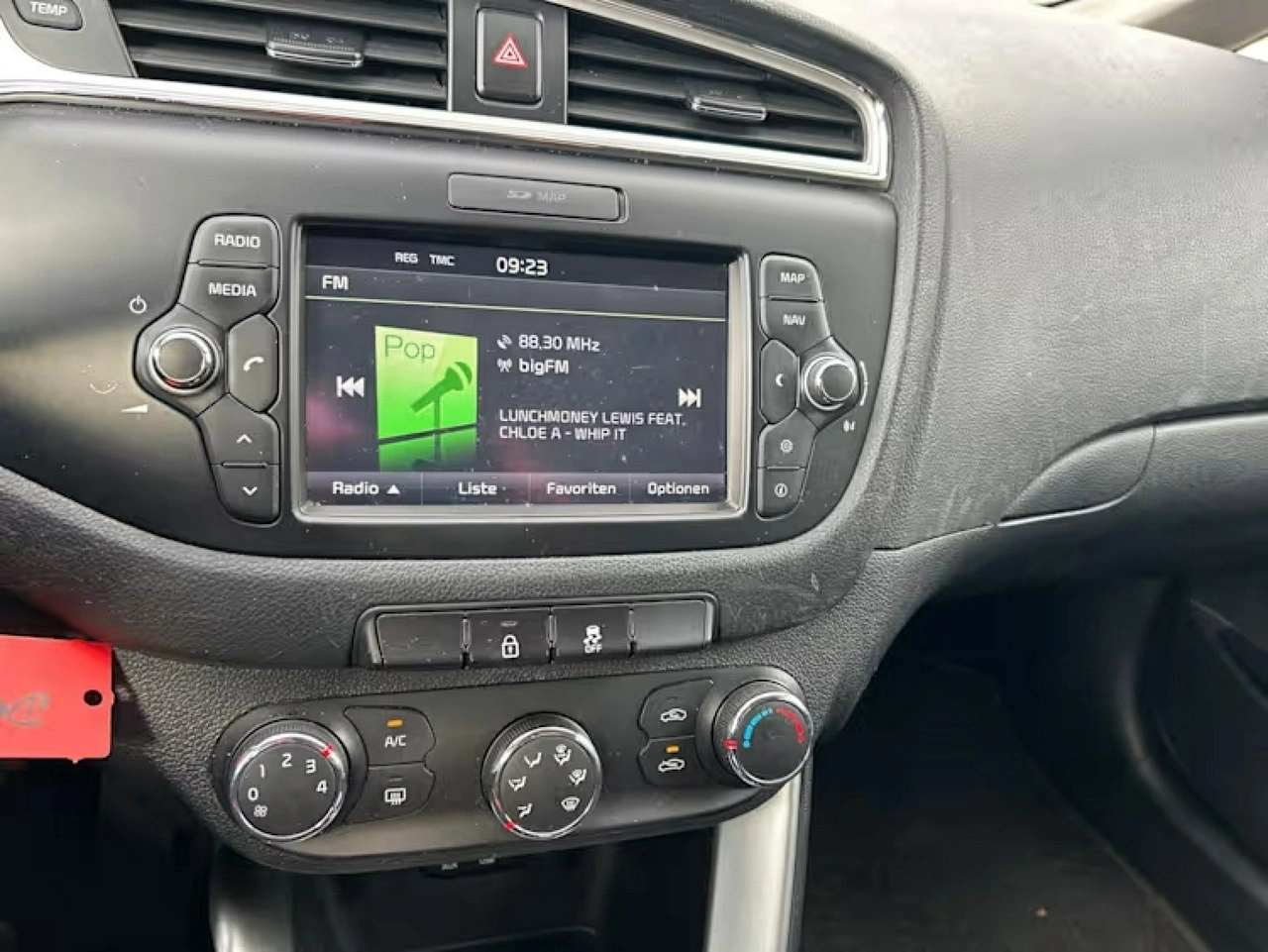 Kia Ceed - Zdjęcie 8