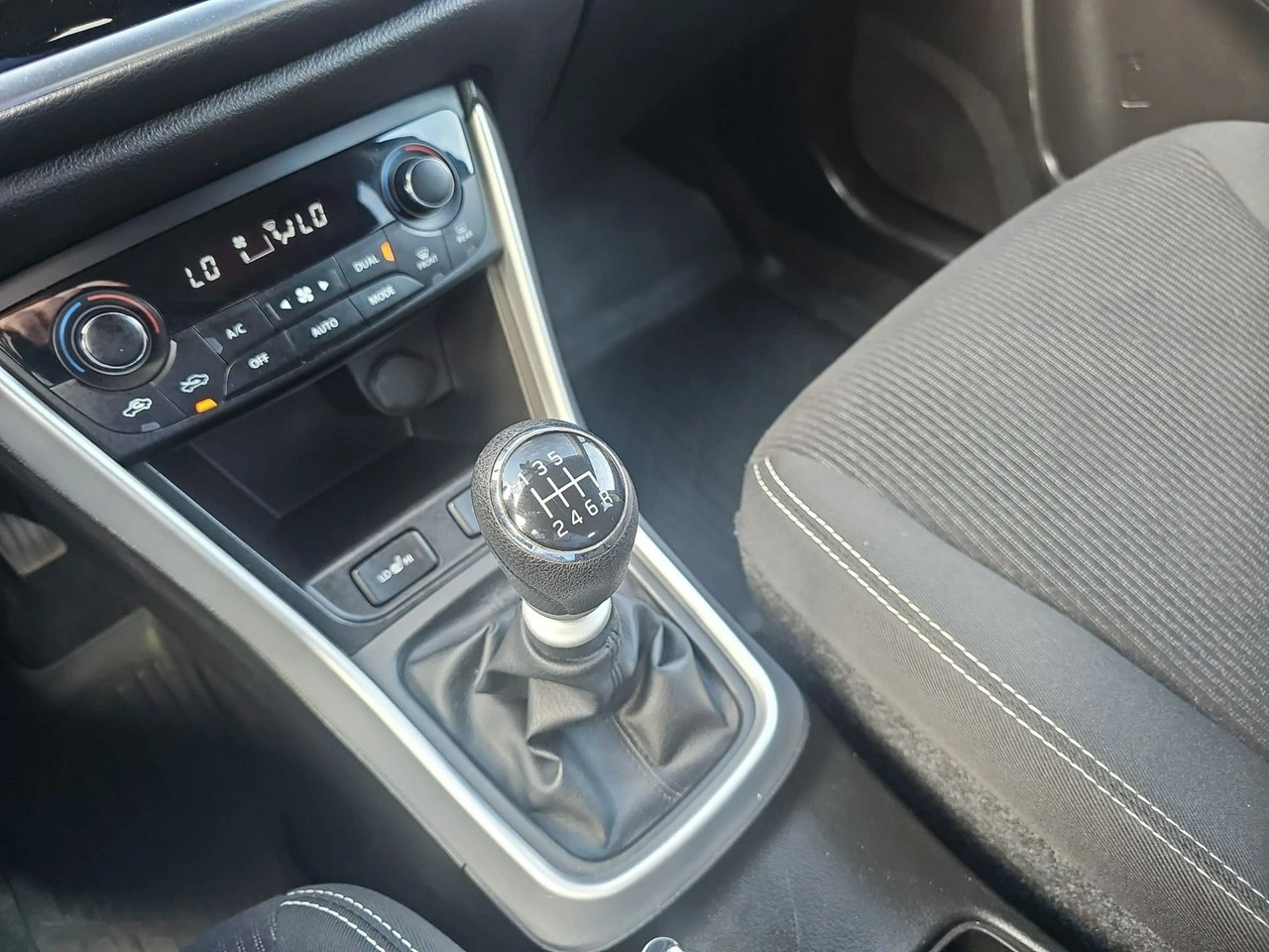Suzuki SX4 S-Cross - Zdjęcie 14