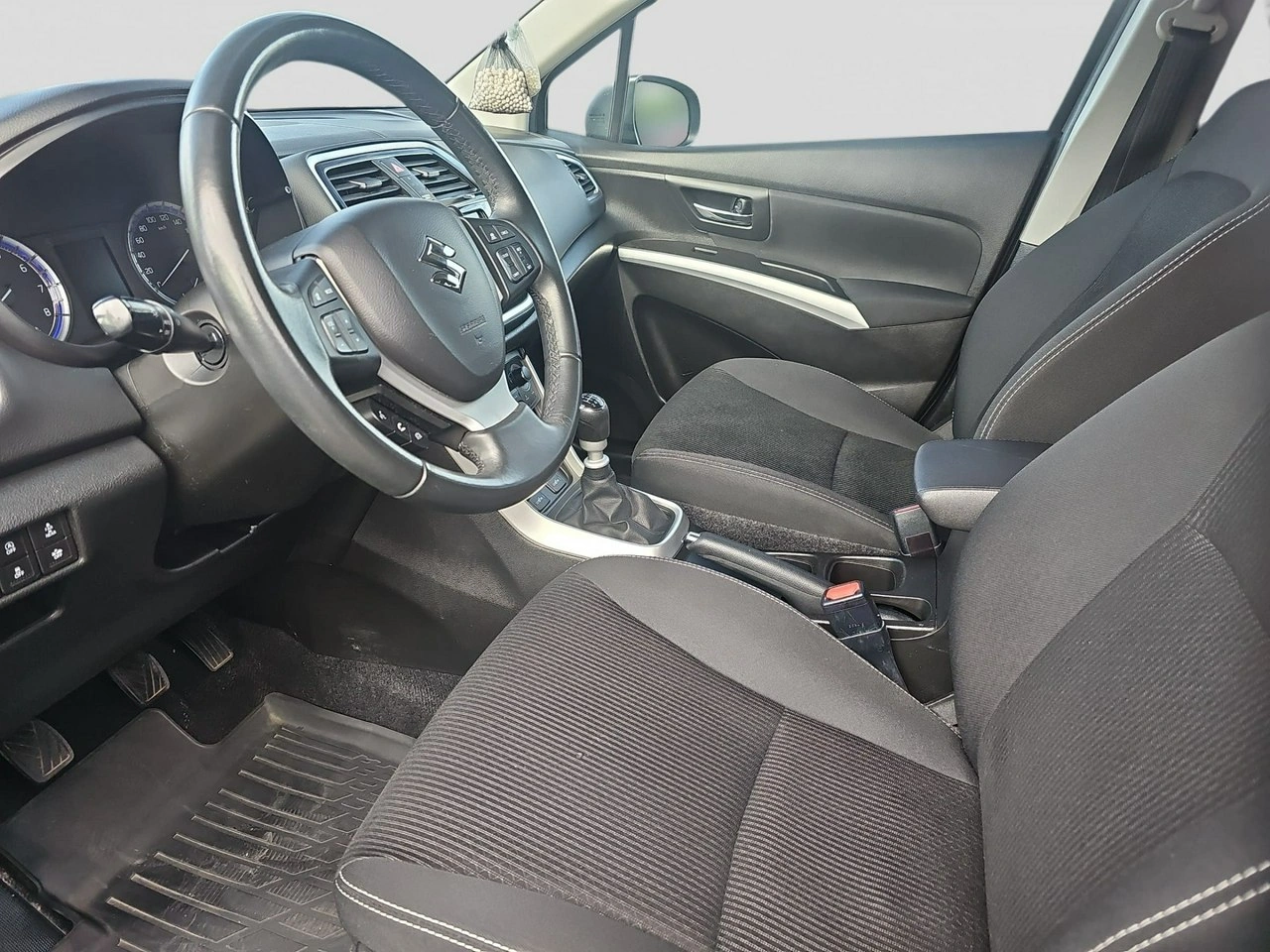 Suzuki SX4 S-Cross - Zdjęcie 15