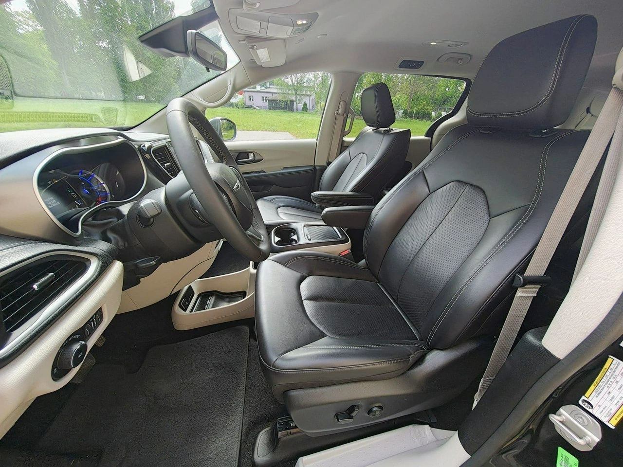 Chrysler Pacifica - Zdjęcie 22