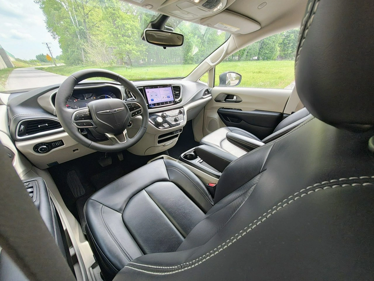 Chrysler Pacifica - Zdjęcie 23